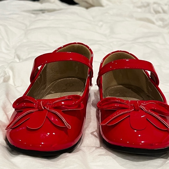 Red Mary Jane flats with bows - Picture 6 of 6
